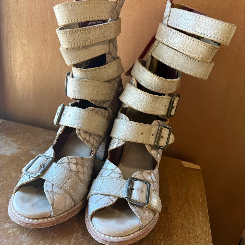 Freebird Bond Sandals - 7 - Picture 3 of 9